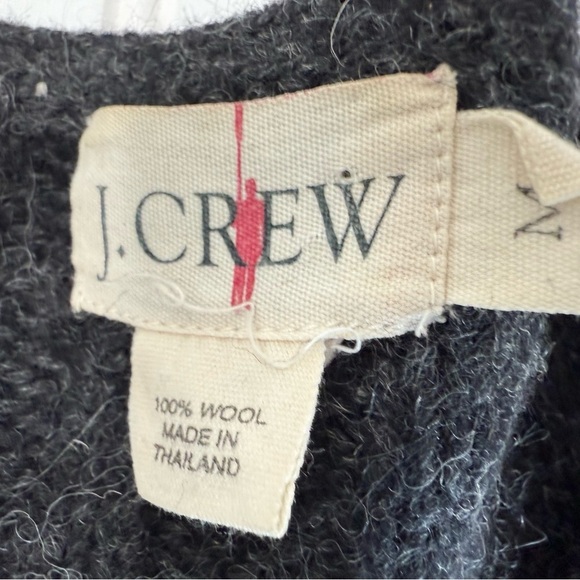 J.Crew 100% Wool Chunky Knit Men's Medium Gray Sweater V Neck. 839 - Picture 2 of 2